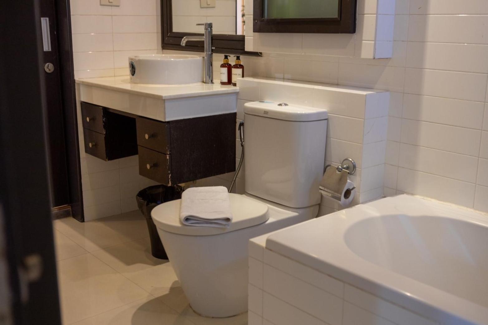 P Villa Lamoon Thonglor Bangkok Ngoại thất bức ảnh